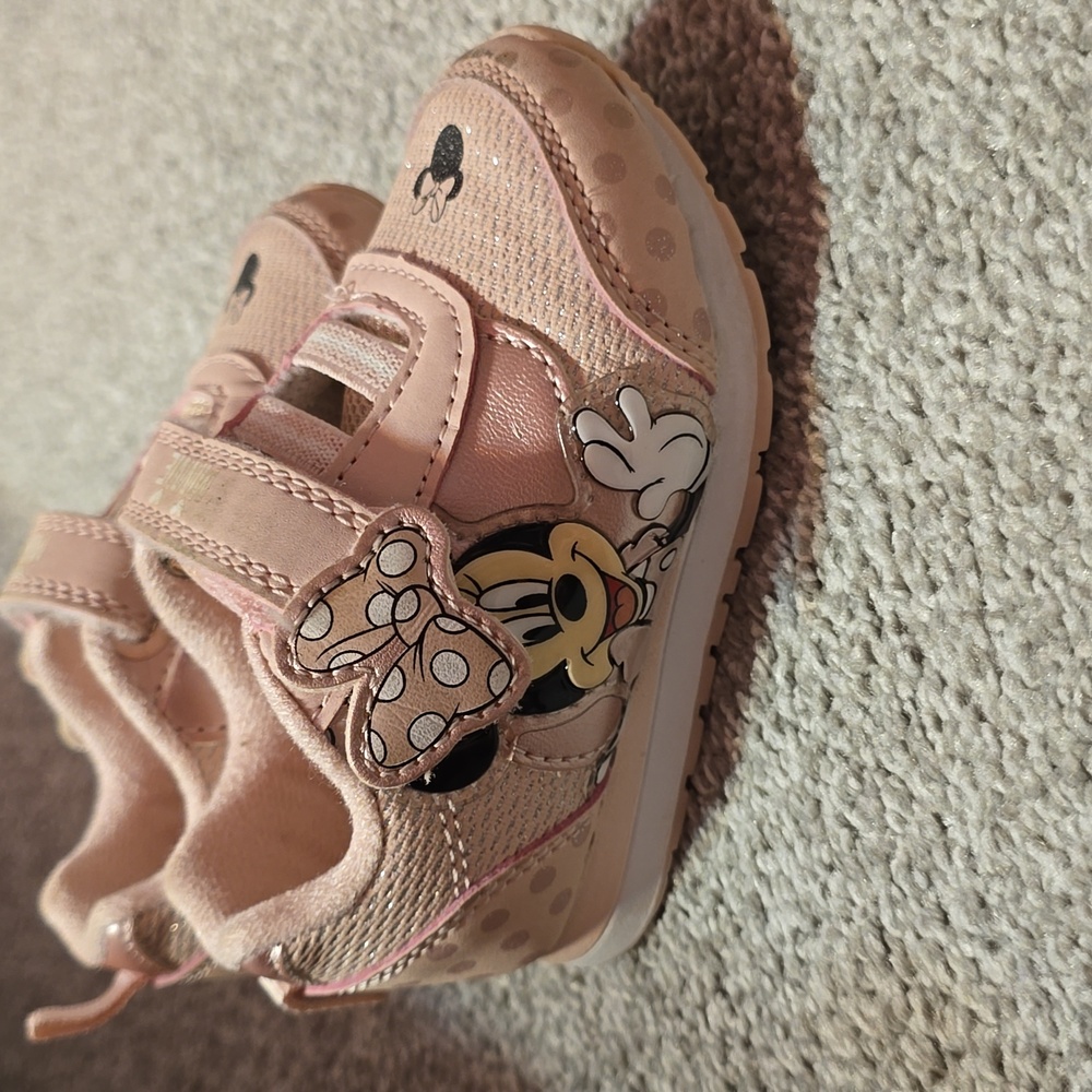 Minnie mouse shoes